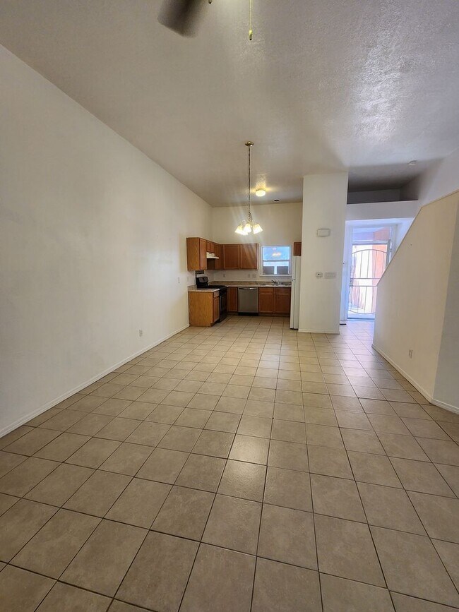 Building Photo - Charming Townhome in Southeast Albuquerque