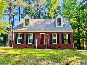Building Photo - Charming & Spacious 3-Bedroom Home Just Mi...
