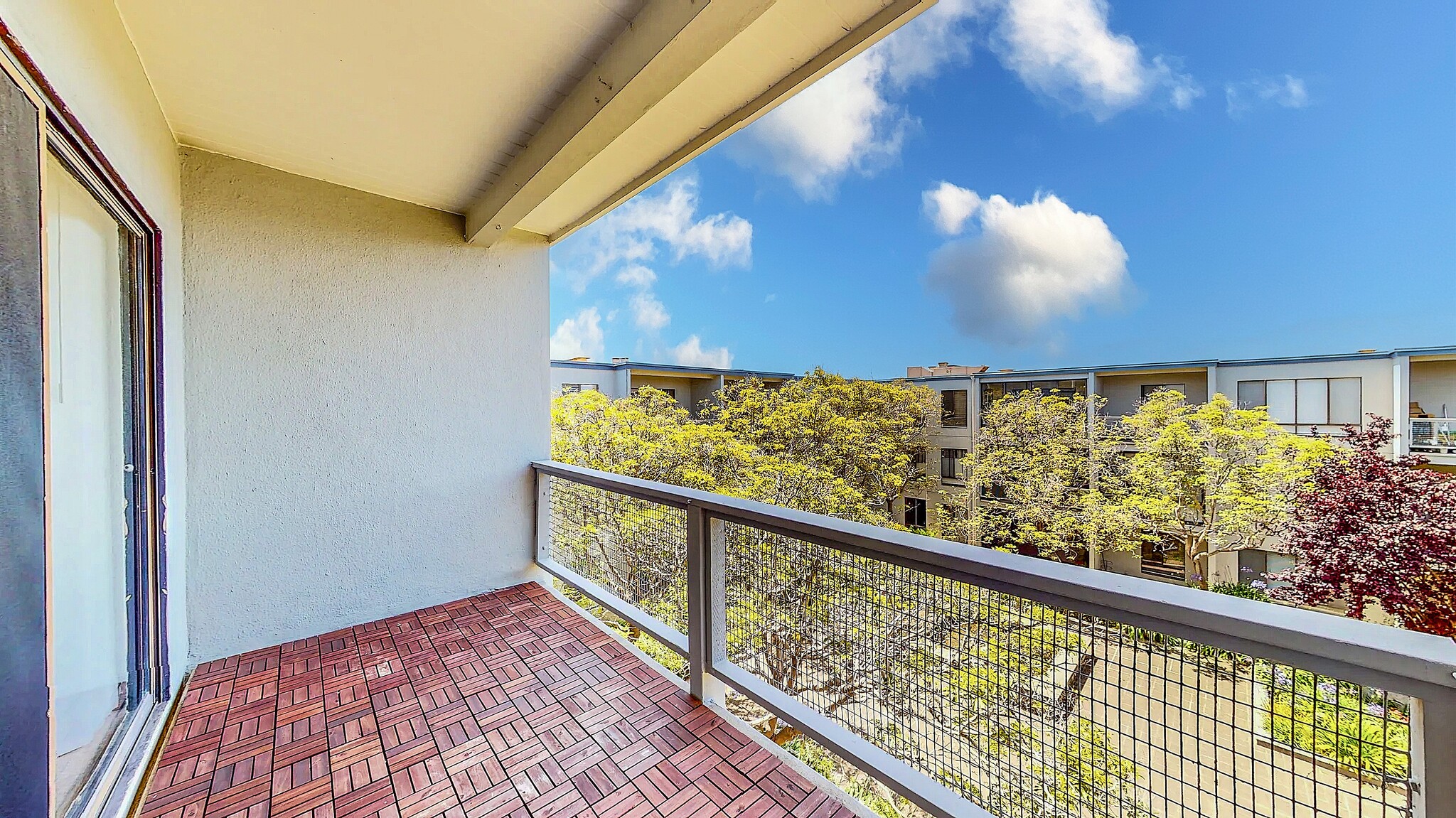 Building Photo - 4 Commodore Dr
