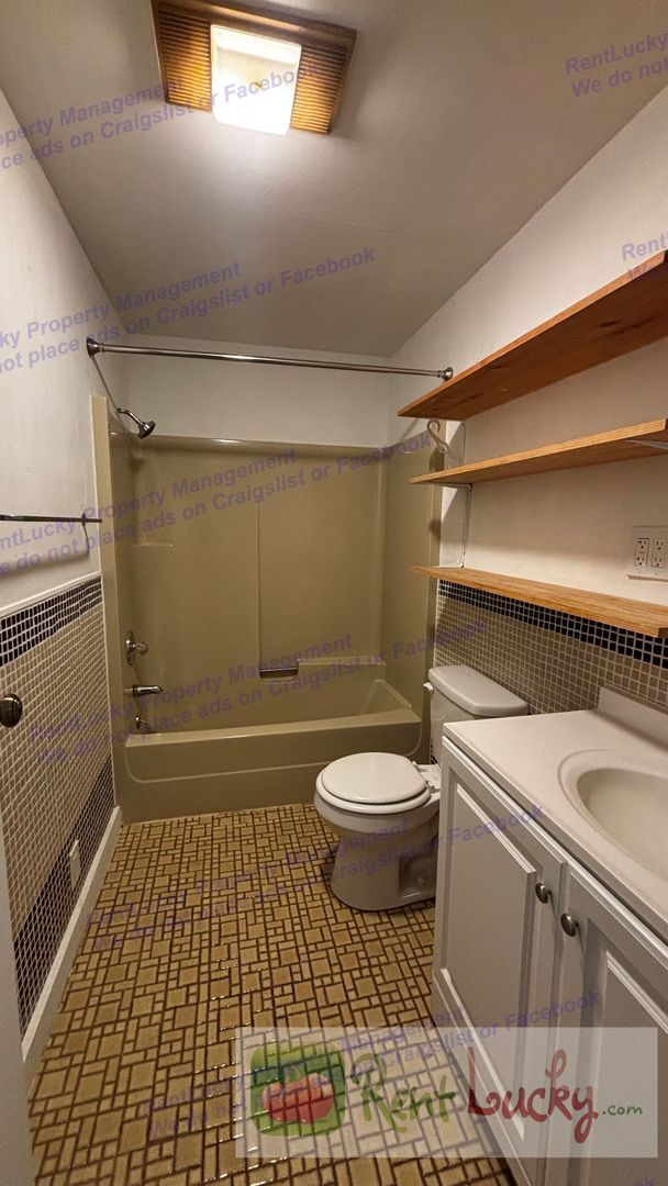 Building Photo - 1522 NE 97th St