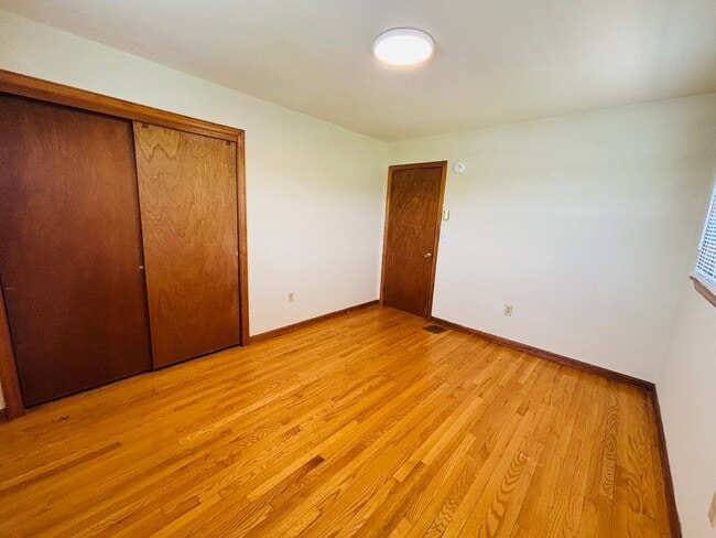 Building Photo - 575 Quesenberry St
