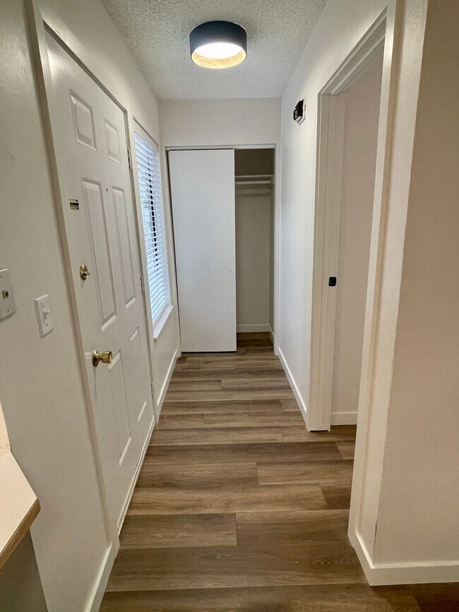 Building Photo - Fully updated/renovated unit NO GARAGE 1 B...