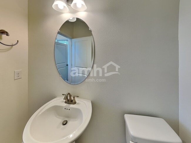 Building Photo - 326 Pine Terrace Dr