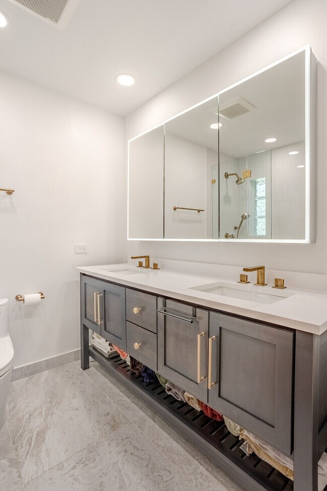 Building Photo - 715 Lamon Ave