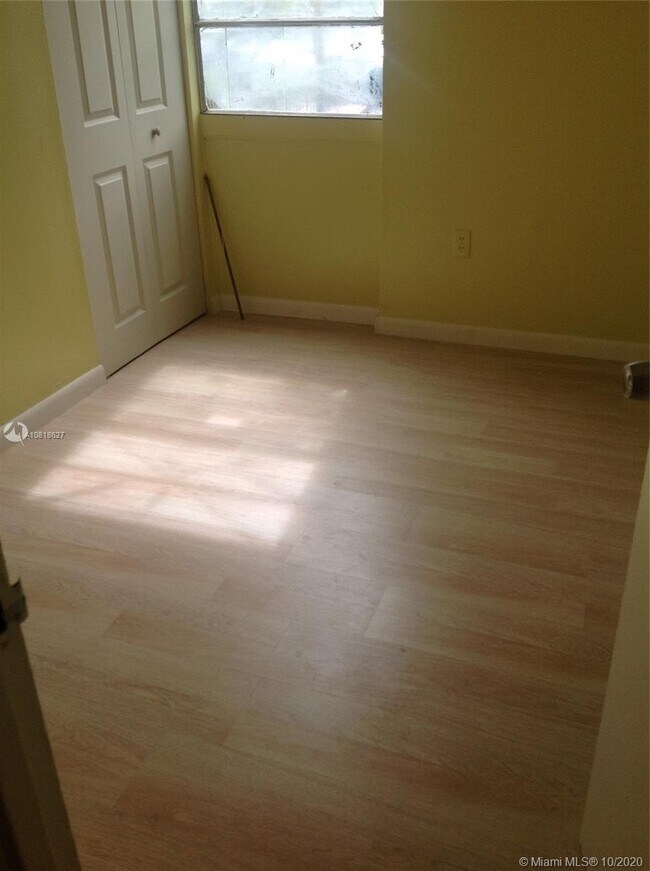 Building Photo - 6153 SW 69th St