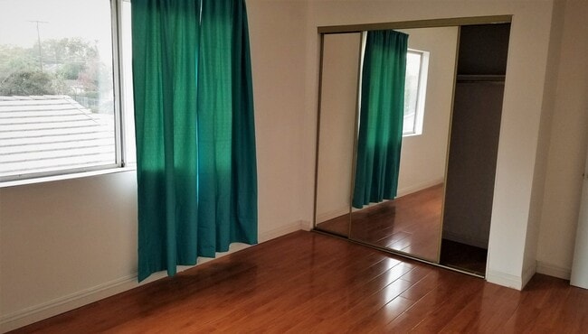 Building Photo - 4 Bedrooms, 3 Baths, 2,809 sq. ft. Home in Canoga Park