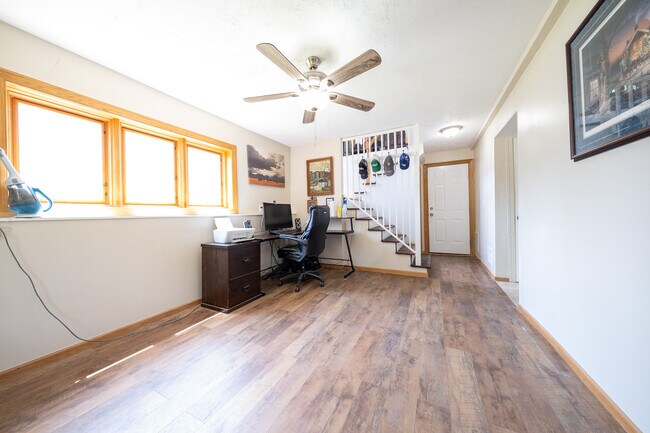 Building Photo - 8618 Wildwood Ave