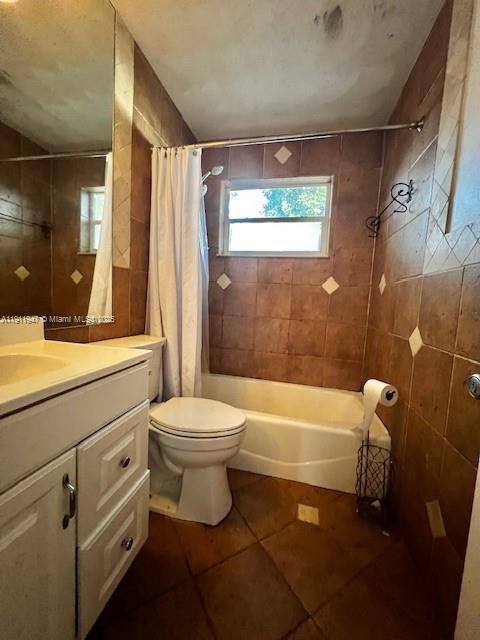 Building Photo - 2201 N 56th Terrace