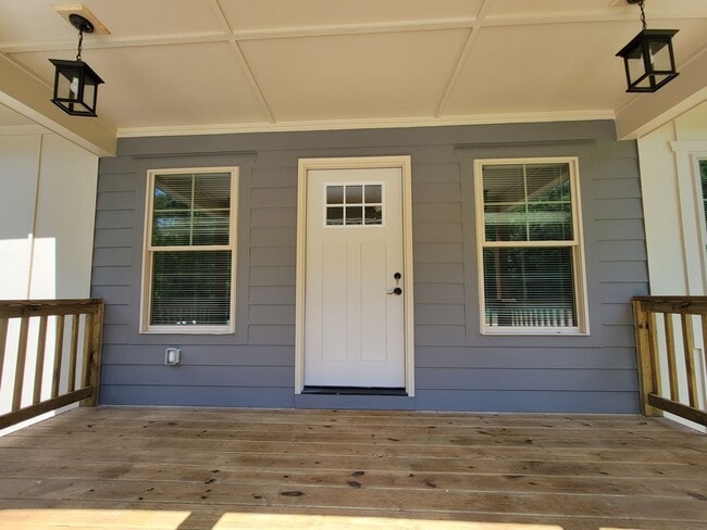 Building Photo - Build to Rent 4 Bdrm Lake Access - Luxury flooring -Stainless steel appliance - Covered Porch