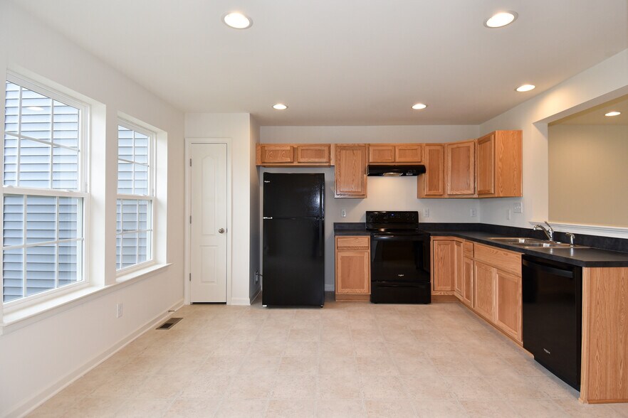 Building Photo - 11 Cecily Way