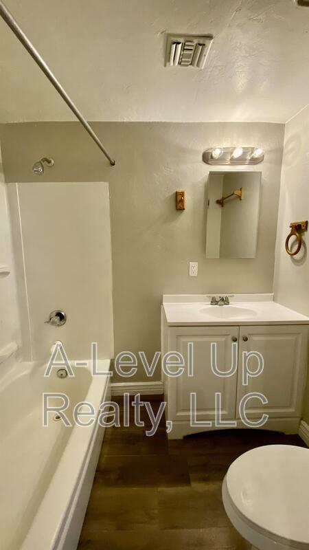 Building Photo - 3909 S 14th Ave