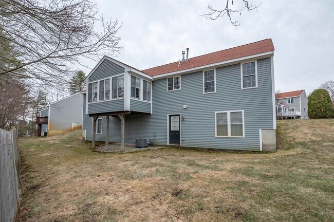 Building Photo - 4 Myopia Ln