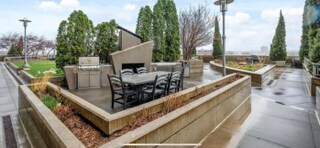 Outdoor area for all - 929 Portland Ave