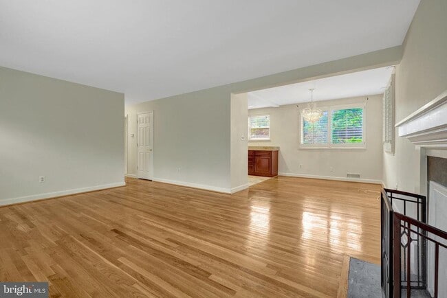 Building Photo - 6903 Fern Ln