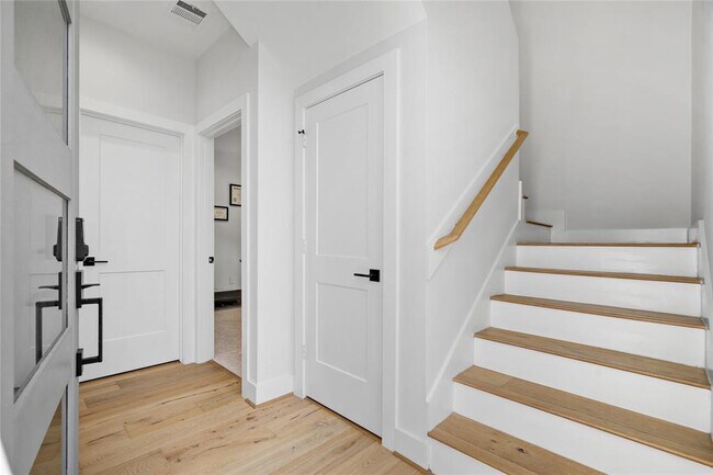 Building Photo - 1817 Elite Dr
