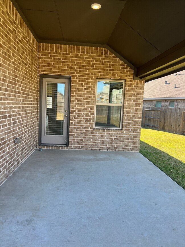 Building Photo - 4933 Spring Terrace Ln