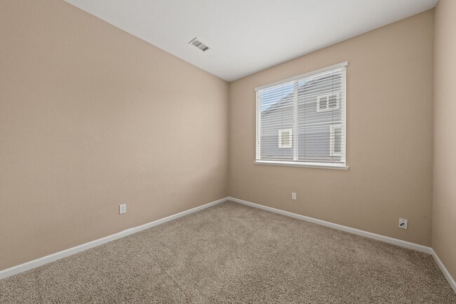 Building Photo - 10228 Pedra Do Sol Way