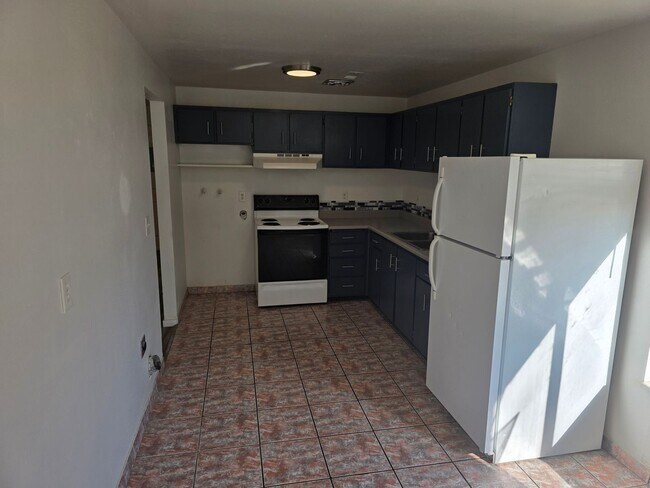 Building Photo - Ferron Rental