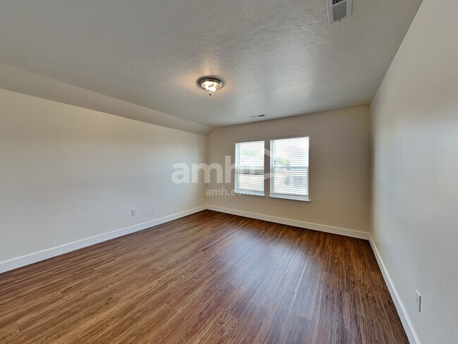 Building Photo - 1519 S Horton St