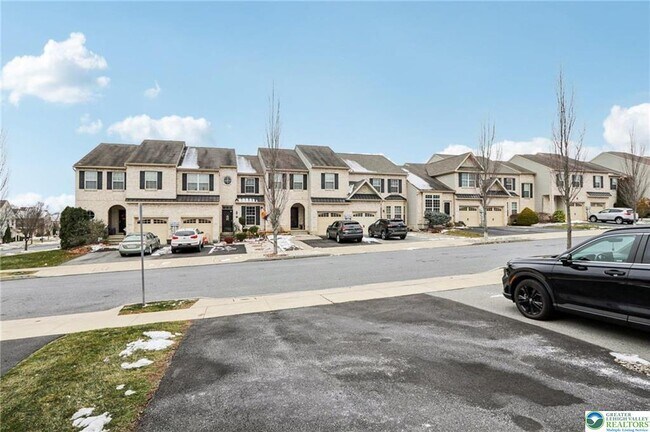 Building Photo - 270 Milkweed Dr