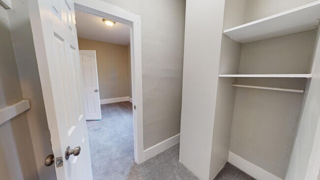 Building Photo - 3218-22 Walton