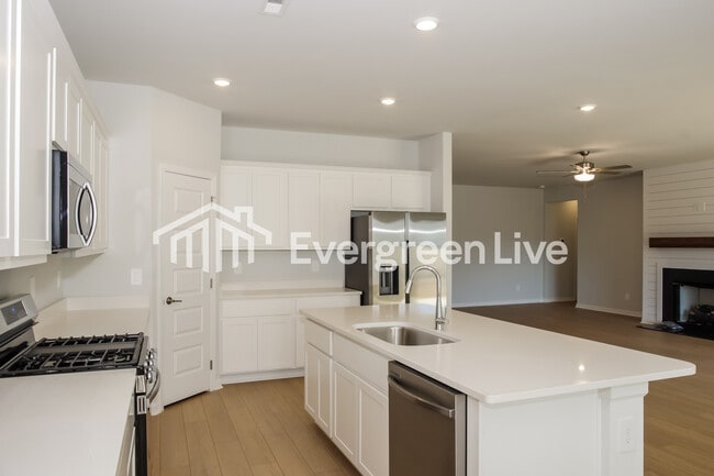 Building Photo - 106 Chain Bridge Circle