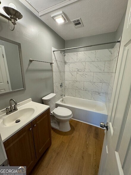 Building Photo - 5883 Brookside Dr SE