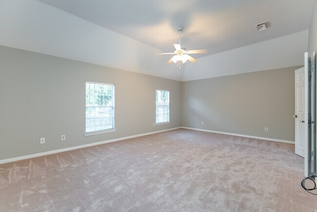 Building Photo - 2710 Double Lake Dr