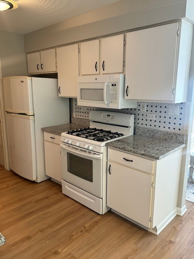 Building Photo - 1326 Barclay Ln
