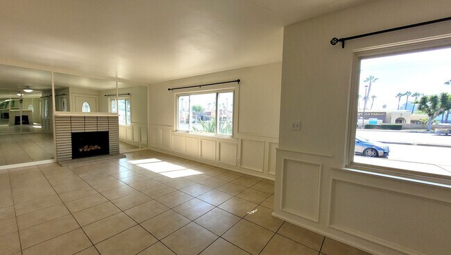 Building Photo - El Cajon Beauty
