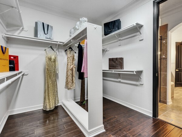 Building Photo - 2523 Watts St