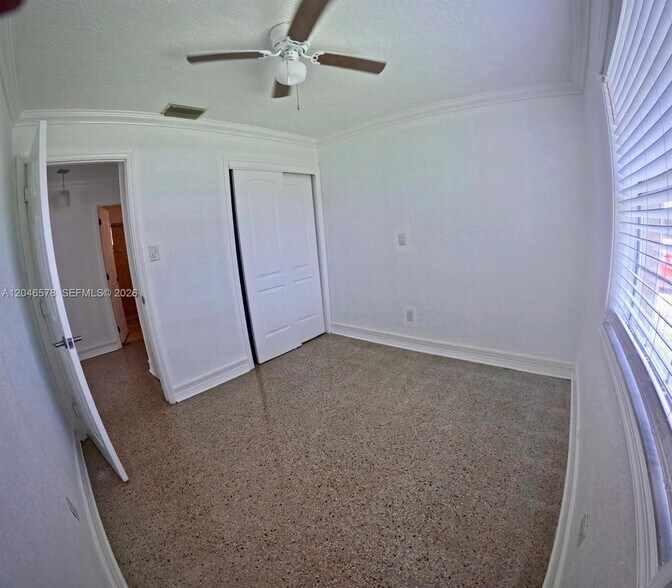 Building Photo - 5720 SW 38th St