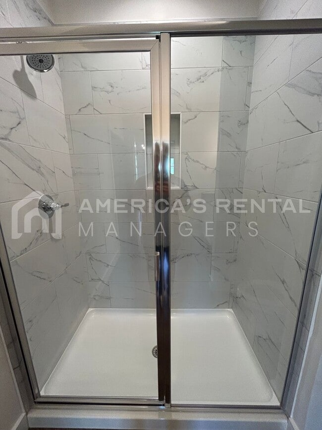 Building Photo - Home for Rent in Bessemer, AL!!! Available to View Now!!!