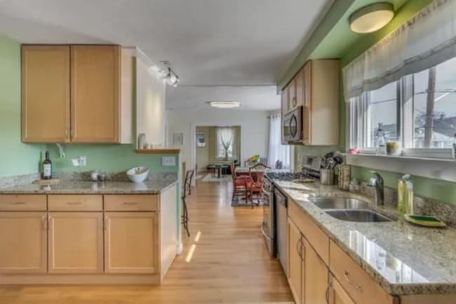 Building Photo - 22 Martin St