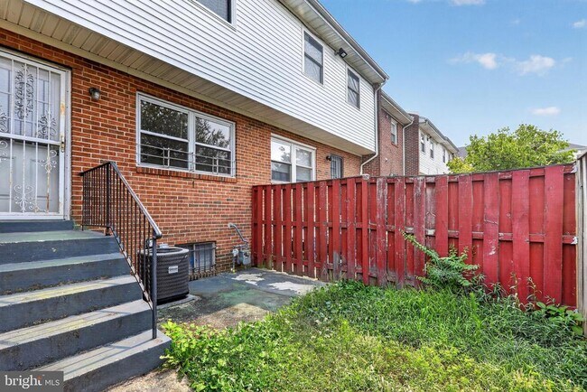 Building Photo - 2931 Sunset Ln