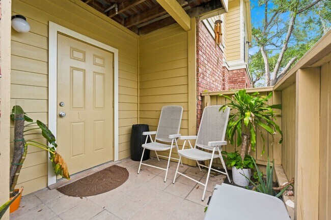 Building Photo - 8642 Mallard Reserve Dr