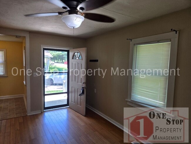 Building Photo - Beautiful 1 Bedroom 1 Bathroom Home in Raytown!