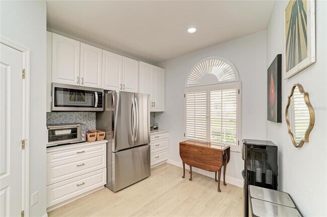 Building Photo - 5721 Cottonwood St