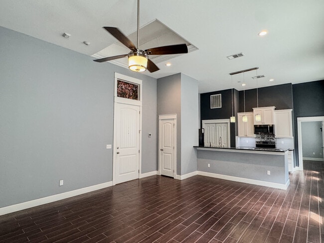 Building Photo - 2901 Lee St