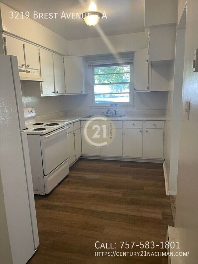 Building Photo - 3219 Brest Ave