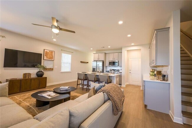 Building Photo - 622 Shallowford Rd