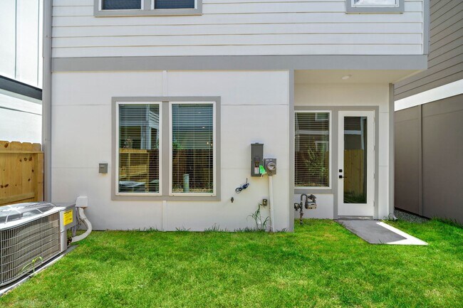 Building Photo - 8474 Berry Green Ln