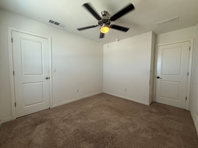 Building Photo - 5531 W Flint Way