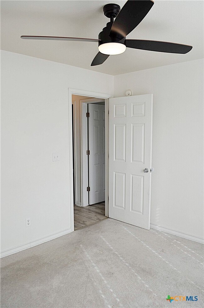 Building Photo - 2105 Merle Dr