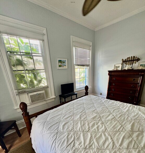 Bedroom - 400 Simonton St