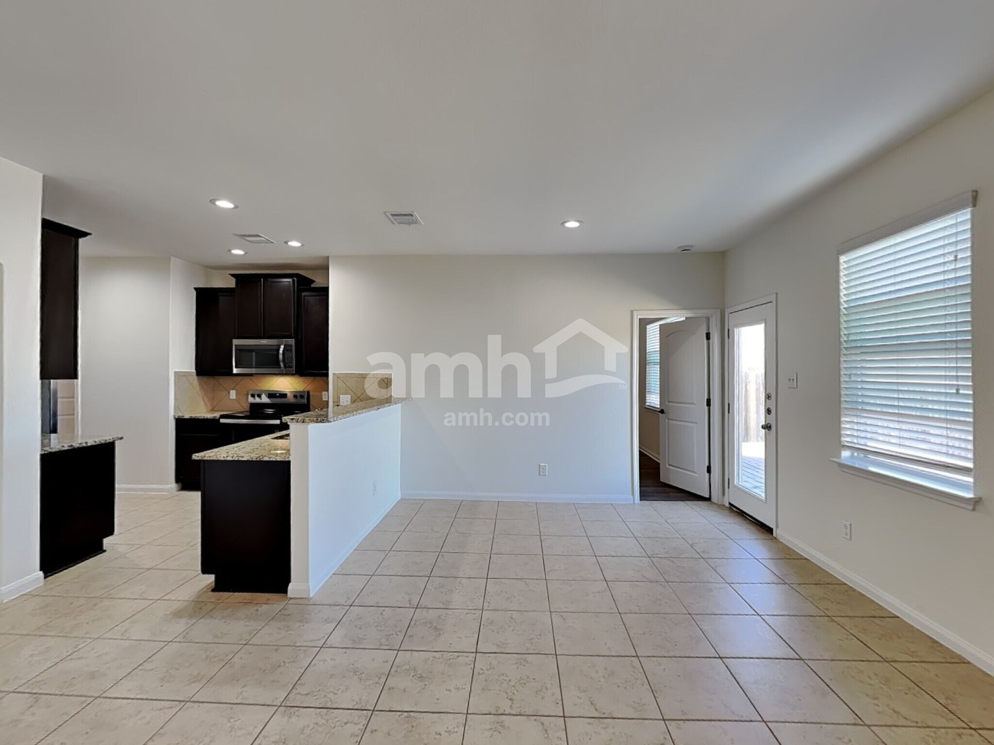 Building Photo - 6292 Begonia