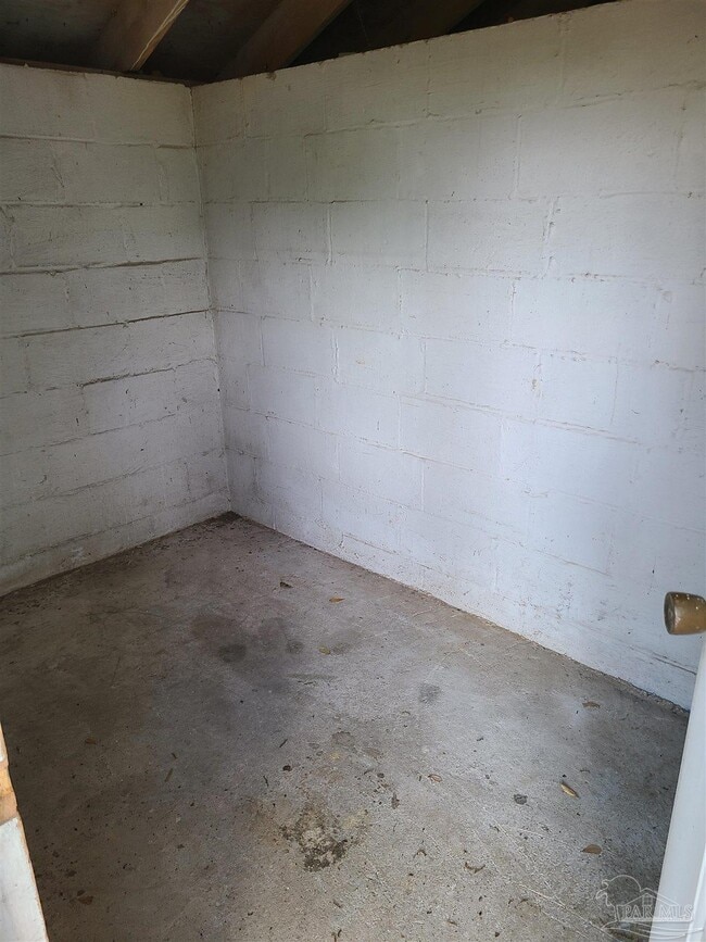 Building Photo - 6970 Klondike Rd