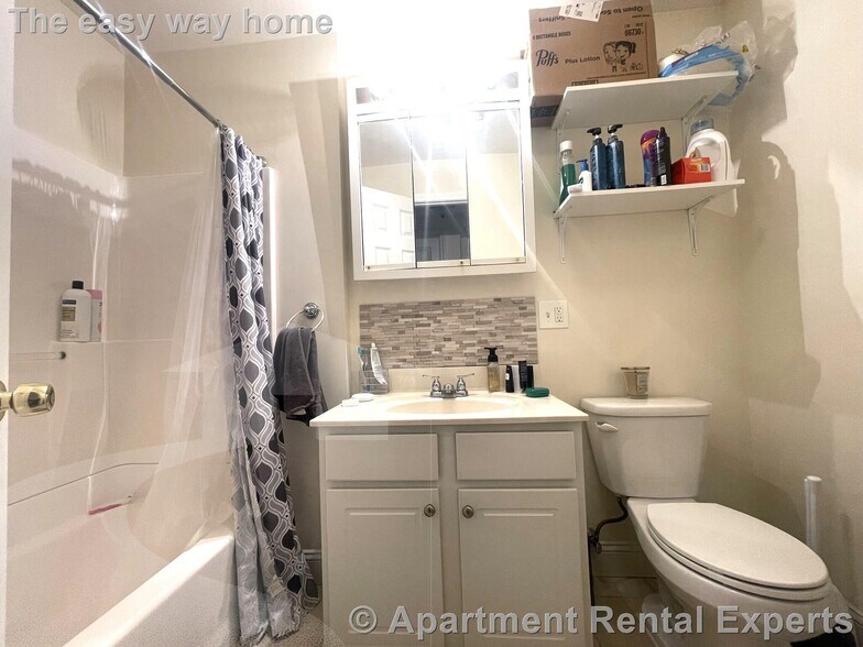 Building Photo - 1056 Cambridge St