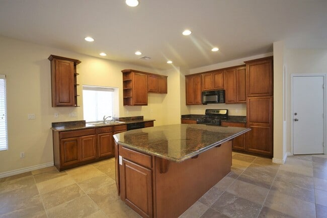 Building Photo - Gorgeous 3Bed/2Bath/2Car, 2-Story Home located in Caparola at Southern Highlands