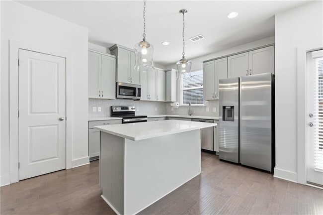 Building Photo - 6413 Shalks Xing Dr